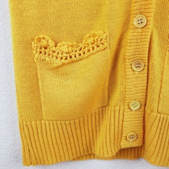 Vintage 70s Style Crocheted Boho Yellow Knit Top Button Front Short Sleeve - Picture 6 of 11